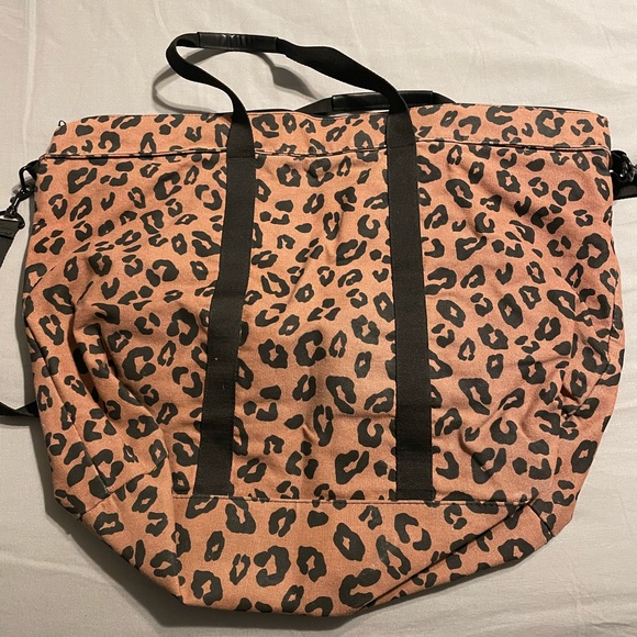 PINK - Picture 2 of 2